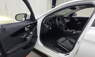 Mercedes-Benz C-Class 2019, 19433 км, за 16213.73 USD - фото 10