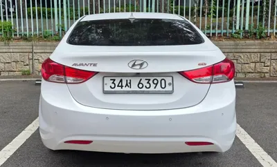 Hyundai Avante 2013, 117200 км, за 2756.99 USD