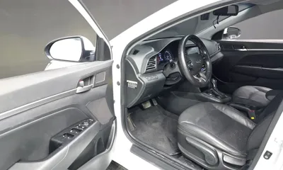 Hyundai Avante 2020, 116080 км, за 5194.04 USD - фото 11