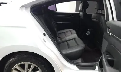 Hyundai Avante 2020, 116080 км, за 5194.04 USD - фото 12