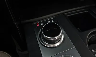 Land Rover Discovery 2019, 100430 км, за 17781.61 USD - фото 9