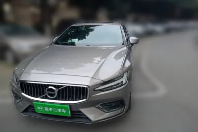Volvo S60 · 2022 год
