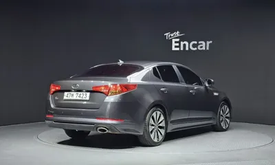 Kia K5 2012, 108728 км, за 2576.81 USD