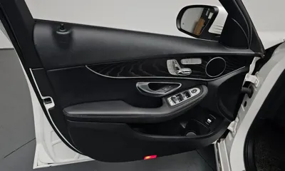 Mercedes-Benz C-Class 2019, 51122 км, за 15091.24 USD - фото 24