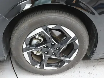 Kia K5 2025, 10226 км, за 23452.78 USD