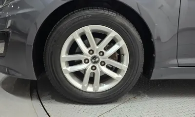 Kia K5 2013, 119963 км, за 2953.92 USD