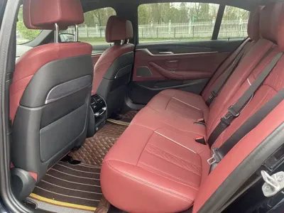 BMW 5 Series 2023, 30000 км, за 36475.21 USD