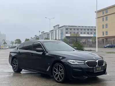 BMW 5 Series 2023, 30000 км, за 36475.21 USD