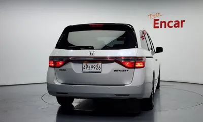 Honda Odyssey 2013, 65898 км, за 10439.38 USD