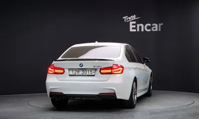 BMW 3-Series 2018, 89031 км, за 9602.64 USD