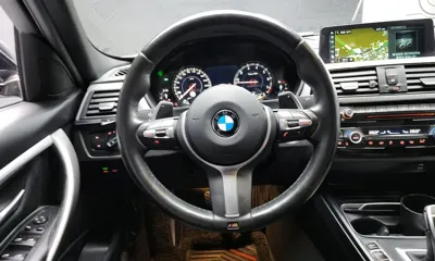 BMW 3-Series 2018, 89031 км, за 9602.64 USD - фото 13