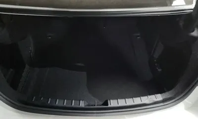 BMW 3-Series 2018, 89031 км, за 9602.64 USD - фото 20