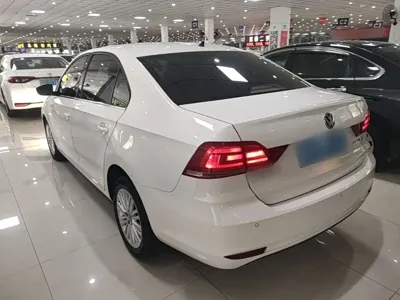 Volkswagen Santana 2021, 65100 км, за 6945.13 USD