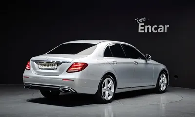 Mercedes-Benz E-Class 2017, 85509 км, за 12964.18 USD
