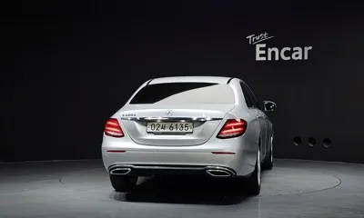 Mercedes-Benz E-Class 2017, 85509 км, за 12964.18 USD