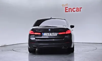BMW 5-Series 2023, 98088 км, за 14767.09 USD
