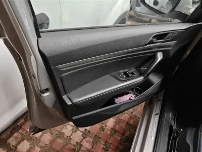 Volkswagen Lavida 2018, 85100 км, за 5694.69 USD - фото 7