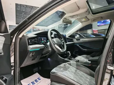 Volkswagen Sagitar 2025, 12000 км, за 14165.68 USD