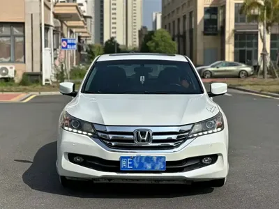 Honda Accord 2015, 100000 км, за 6395.57 USD