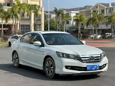 Honda Accord 2015, 100000 км, за 6395.57 USD