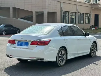 Honda Accord 2015, 100000 км, за 6395.57 USD - фото 7