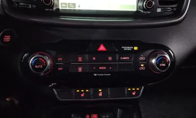 Kia Sorento 2016, 145547 км, за 6078.62 USD - фото 17