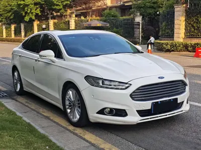 Ford Mondeo 2014, 110000 км, за 4234.51 USD