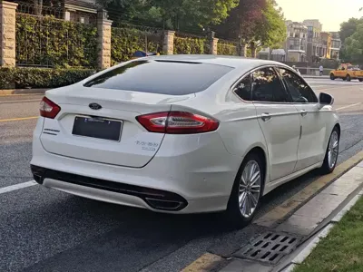 Ford Mondeo 2014, 110000 км, за 4234.51 USD