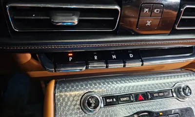Lincoln Aviator 2022, 83998 км, за 27153.73 USD - фото 9
