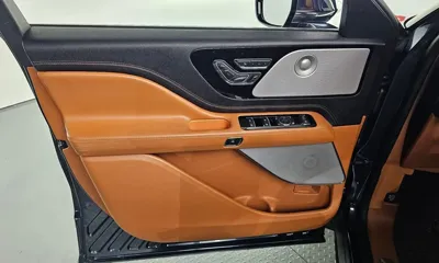 Lincoln Aviator 2022, 83998 км, за 27153.73 USD - фото 24