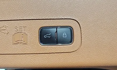 Lincoln Aviator 2022, 83998 км, за 27153.73 USD - фото 32