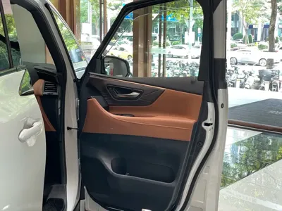 Toyota Vellfire 2026, 13000 км, за 126881 USD - фото 12