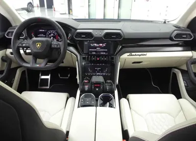 Lamborghini Urus 2023, 5600 км, за 234024.49 USD
