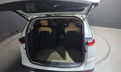 Kia Canival 2023, 16608 км, за 22185.41 USD - фото 20