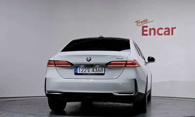 BMW 5-Series 2026, 1524 км, за 40632.8 USD