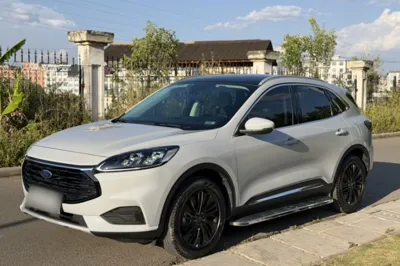 Ford Escape · 2024 год
