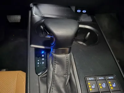 Lexus UX 2024, 15000 км, за 23638.52 USD - фото 9