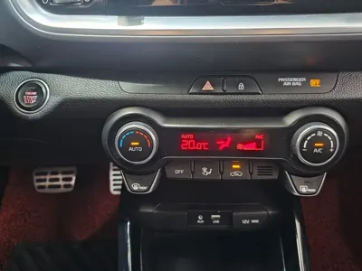 Kia Stonic 2018, 126767 км, за 5054.48 USD - фото 12