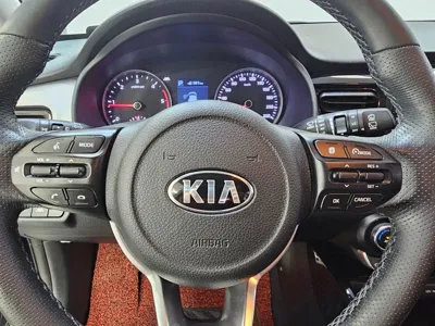 Kia Stonic 2018, 126767 км, за 5054.48 USD - фото 15