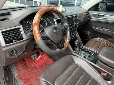 Volkswagen Teramont 2017, 225000 км, за 10594.26 USD