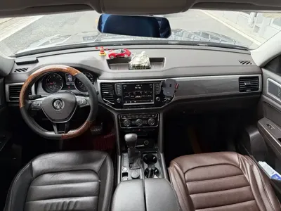 Volkswagen Teramont 2017, 225000 км, за 10594.26 USD - фото 10