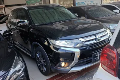 Mitsubishi Outlander 2016, 177600 км, за 8345 USD