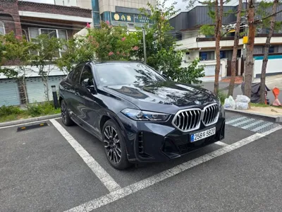 BMW X6 2025, 18000 км, за 73582.05 USD