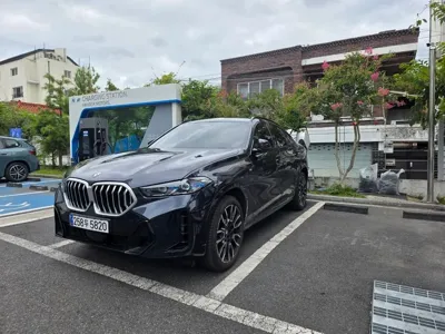BMW X6 2025, 18000 км, за 73582.05 USD