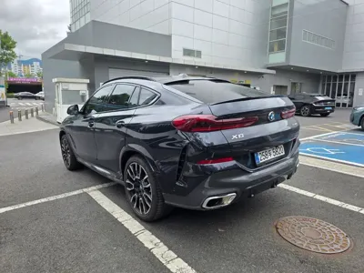 BMW X6 2025, 18000 км, за 73582.05 USD