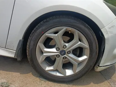 Ford Focus 2015, 81800 км, за 3899.28 USD - фото 6