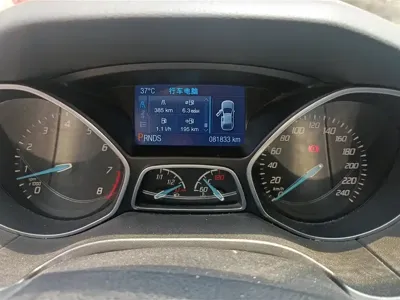 Ford Focus 2015, 81800 км, за 3899.28 USD - фото 14