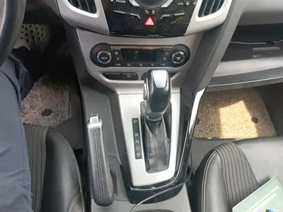 Ford Focus 2015, 81800 км, за 3899.28 USD - фото 16