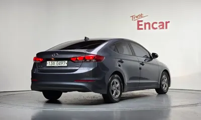 Hyundai Avante 2017, 187102 км, за 3841.89 USD
