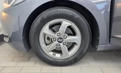 Hyundai Avante 2017, 187102 км, за 3841.89 USD